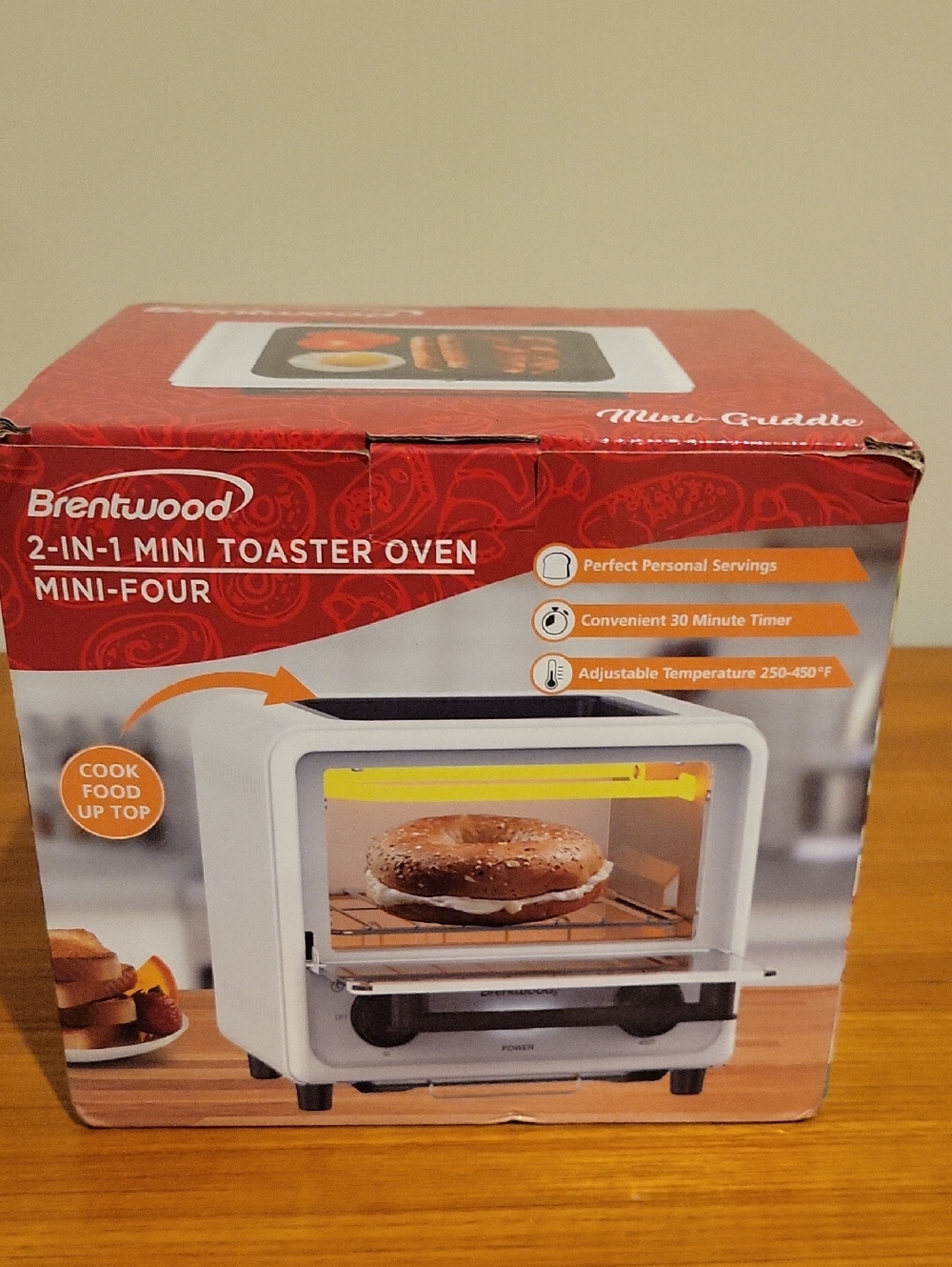 Brentwood 2-in-1 Mini Toaster Oven - White
